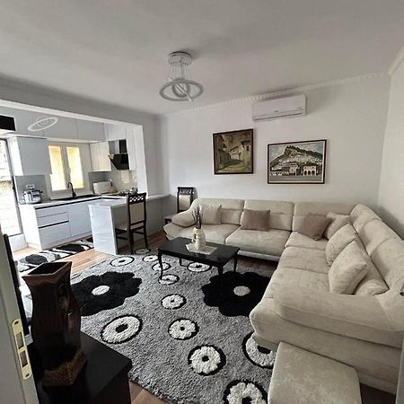 Flat In Berat'S Center 아파트 외부 사진