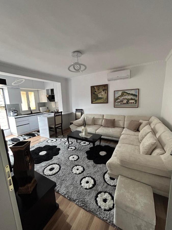 Flat In Berat'S Center 아파트 외부 사진