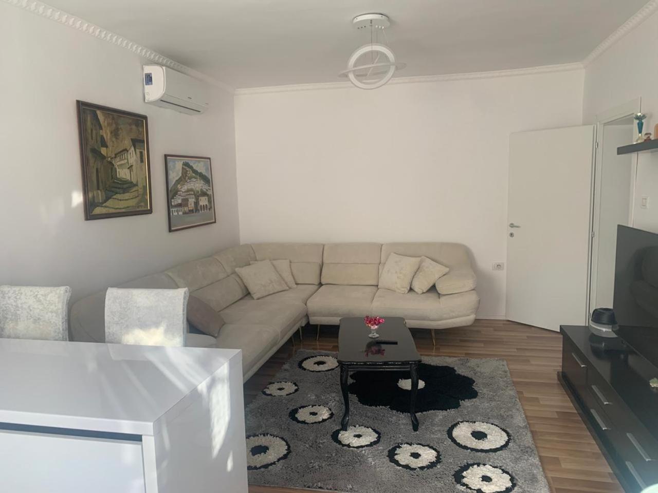 Flat In Berat'S Center 아파트 외부 사진