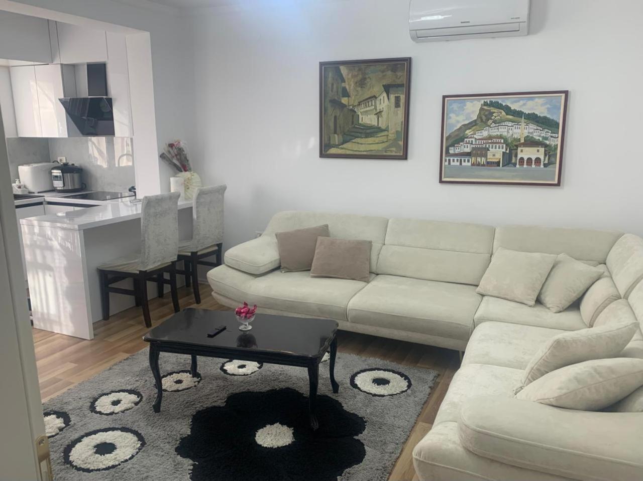 Flat In Berat'S Center 아파트 외부 사진