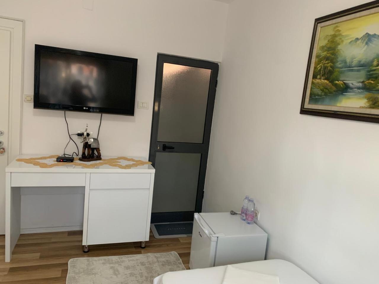 Flat In Berat'S Center 아파트 외부 사진
