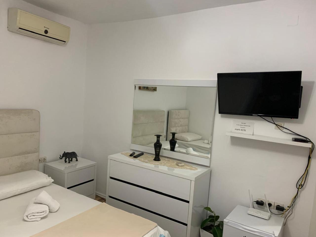 Flat In Berat'S Center 아파트 외부 사진