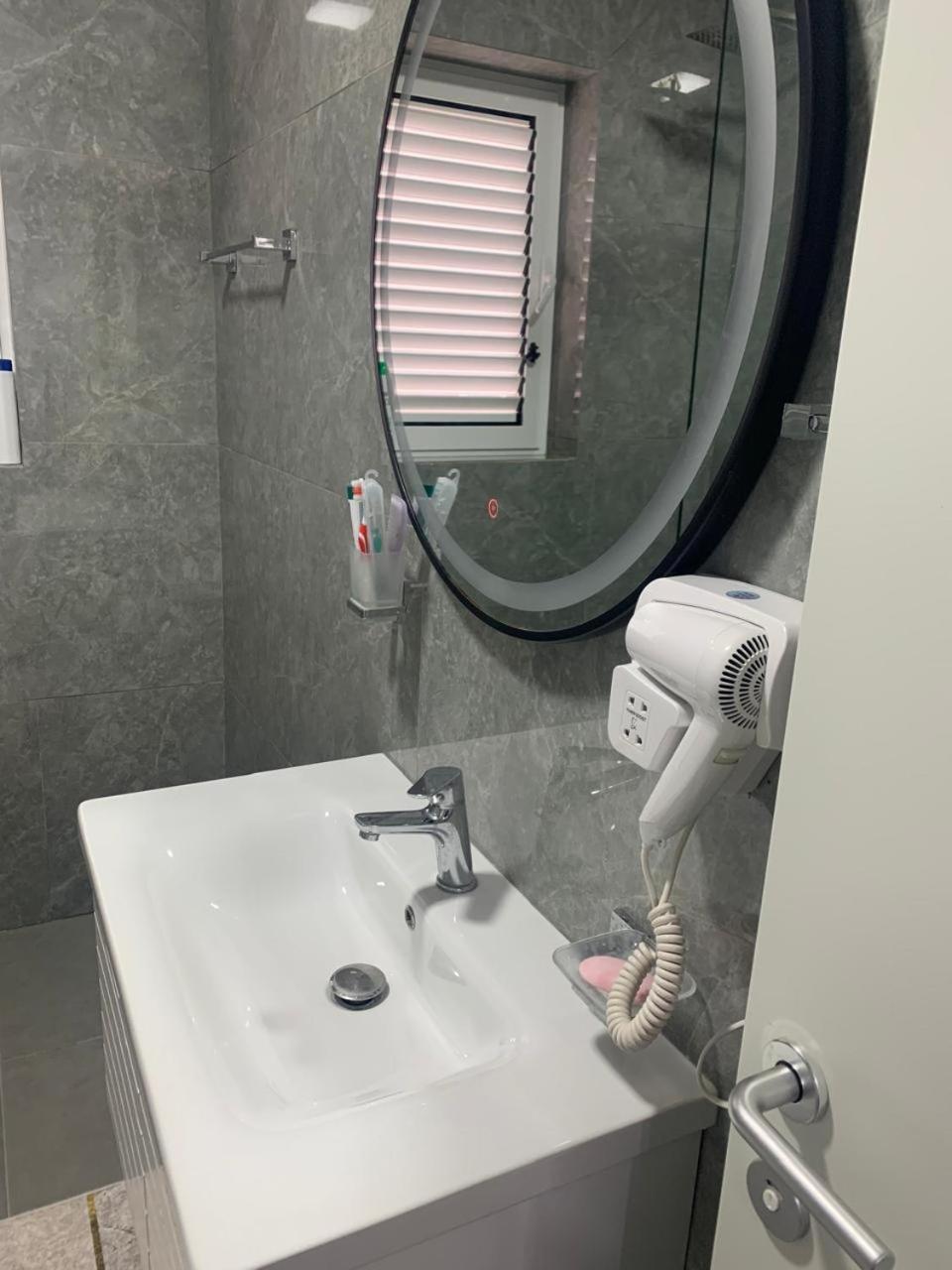 Flat In Berat'S Center 아파트 외부 사진